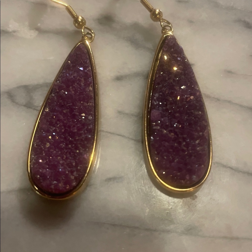Kinsley Armelle Gold &  Purple Royal Quartz Druzy Dangle Earrings, signed - Picture 2 of 8